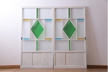 アンティーク建具　ペイント　色ガラス・すりガラス・当店オリジナルガラス　爽やかな色合いがよく映えるガラス戸2枚セット(引き戸)(R-037571)