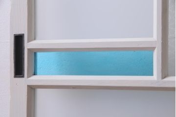 アンティーク建具　ペイント　色ガラス・すりガラス・当店オリジナルガラス　爽やかな色合いがよく映えるガラス戸2枚セット(引き戸)(R-037571)
