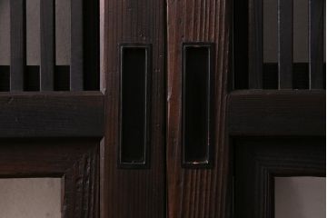 アンティーク建具　和製アンティーク　裏障子枠付き　深みのある色合いが魅力的な格子戸(建具、引き戸、帯戸)2枚セット(R-037573)