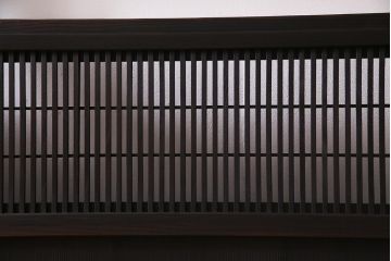 アンティーク建具　和製アンティーク　裏障子枠付き　深みのある色合いが魅力的な格子戸(建具、引き戸、帯戸)2枚セット(R-037573)