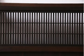 アンティーク建具　和製アンティーク　裏障子枠付き　深みのある色合いが魅力的な格子戸(建具、引き戸、帯戸)2枚セット(R-037573)