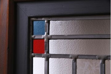 アンティーク建具　明治期　結霜ガラス・色ガラス　ステンドグラス入り　大正浪漫な雰囲気漂う板戸1枚(建具、引き戸)(R-037575)