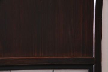 アンティーク建具　明治大正期　チェッカーガラス・モールガラス・色ガラス　ステンドグラスがお洒落な板戸1枚(建具、ガラス帯戸、引き戸)(R-037576)