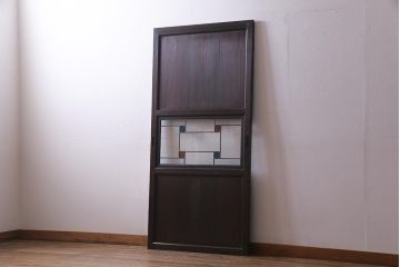 アンティーク建具　明治大正期　チェッカーガラス・モールガラス・色ガラス　ステンドグラスがお洒落な板戸1枚(建具、ガラス帯戸、引き戸)(R-037577)
