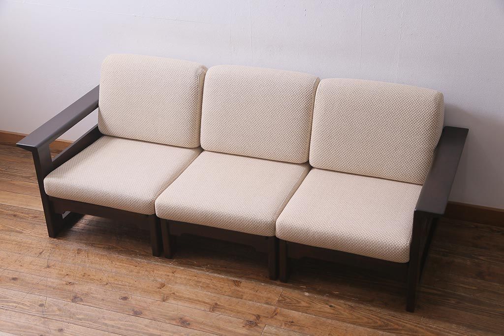 中古　北海道民芸家具　シックで上品な佇まいのトリプルソファ(3人掛けソファ、アームソファ)(R-037578)