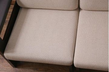 中古　北海道民芸家具　シックで上品な佇まいのトリプルソファ(3人掛けソファ、アームソファ)(R-037578)