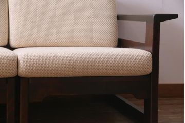 中古　北海道民芸家具　シックで上品な佇まいのトリプルソファ(3人掛けソファ、アームソファ)(R-037578)