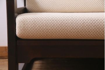 中古　北海道民芸家具　シックで上品な佇まいのトリプルソファ(3人掛けソファ、アームソファ)(R-037578)