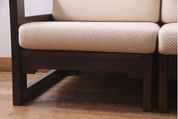 中古　北海道民芸家具　シックで上品な佇まいのトリプルソファ(3人掛けソファ、アームソファ)(R-037578)