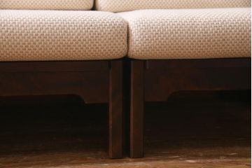 中古　北海道民芸家具　シックで上品な佇まいのトリプルソファ(3人掛けソファ、アームソファ)(R-037578)