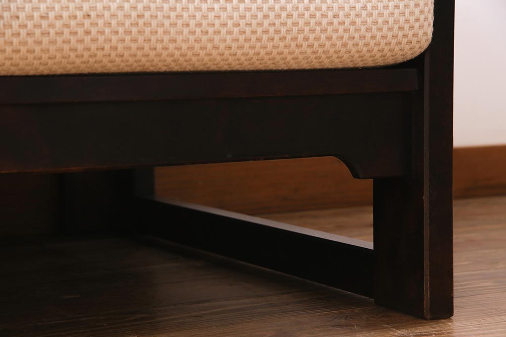 中古　北海道民芸家具　シックで上品な佇まいのトリプルソファ(3人掛けソファ、アームソファ)(R-037578)