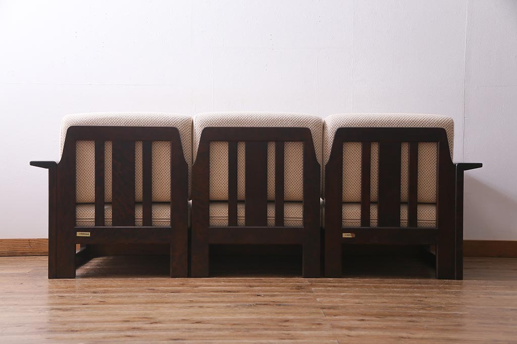 中古　北海道民芸家具　シックで上品な佇まいのトリプルソファ(3人掛けソファ、アームソファ)(R-037578)