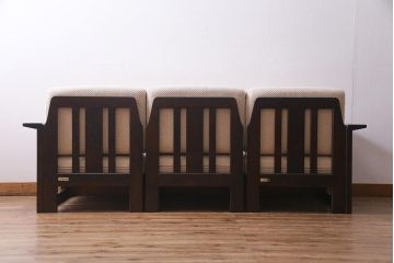 中古　北海道民芸家具　シックで上品な佇まいのトリプルソファ(3人掛けソファ、アームソファ)(R-037578)