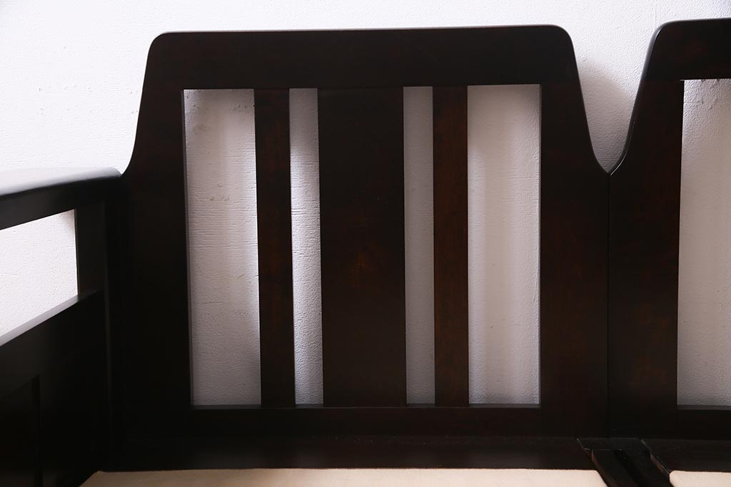 中古　北海道民芸家具　シックで上品な佇まいのトリプルソファ(3人掛けソファ、アームソファ)(R-037578)