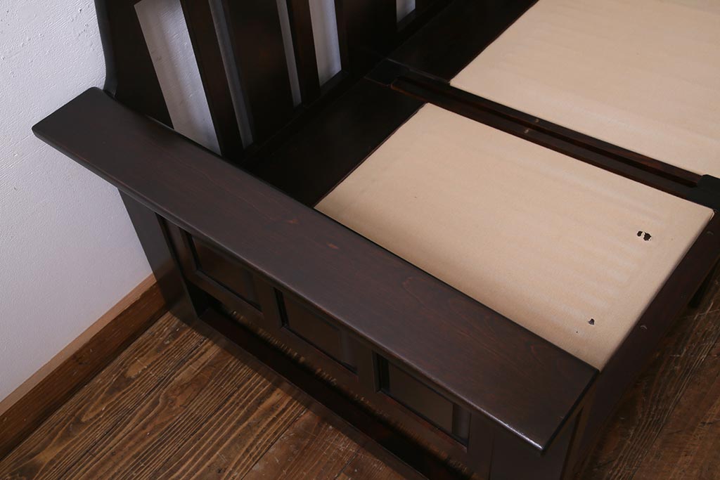 中古　北海道民芸家具　シックで上品な佇まいのトリプルソファ(3人掛けソファ、アームソファ)(R-037578)