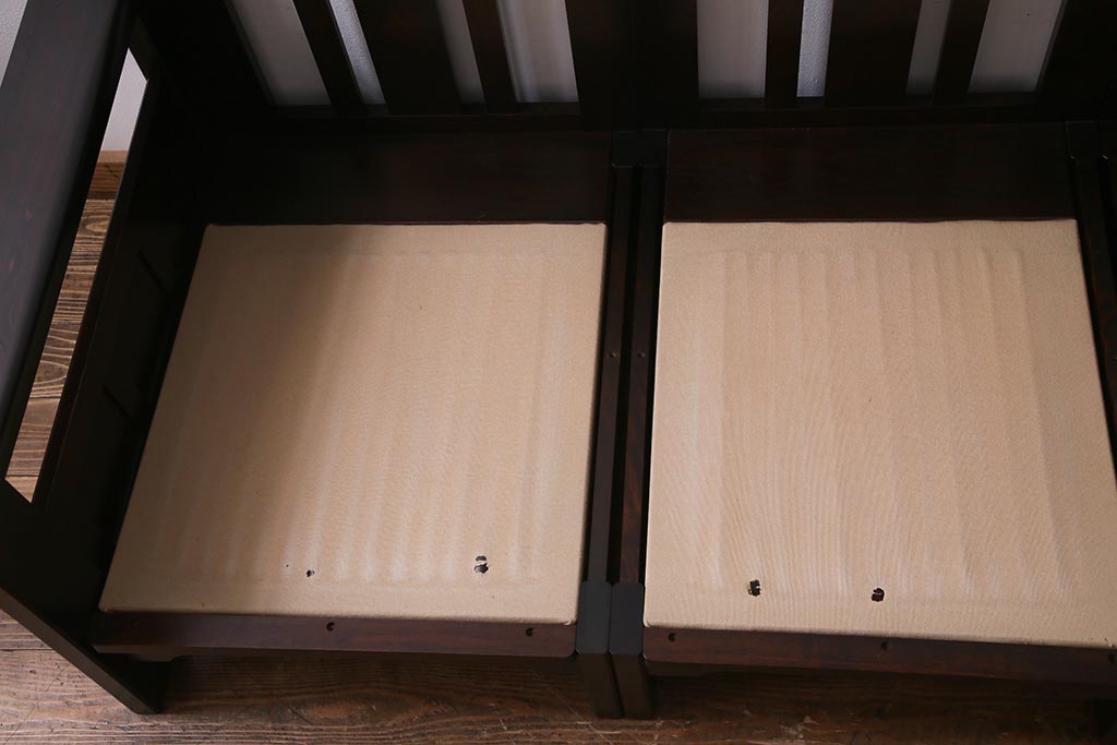 中古　北海道民芸家具　シックで上品な佇まいのトリプルソファ(3人掛けソファ、アームソファ)(R-037578)