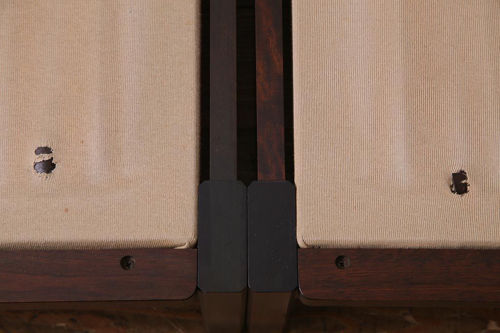 中古　北海道民芸家具　シックで上品な佇まいのトリプルソファ(3人掛けソファ、アームソファ)(R-037578)