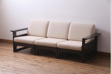 中古　北海道民芸家具　シックで上品な佇まいのトリプルソファ(3人掛けソファ、アームソファ)(R-037578)