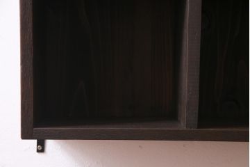 ラフジュ工房オリジナル　古材リメイク家具　2×4マス　収納とディスプレイが楽しめる壁掛けマス目棚(壁掛け収納棚、ウォールラック)(R-037581)