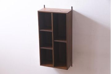 ラフジュ工房オリジナル　古材リメイク家具　ディスプレイが映えるレトロな壁掛け収納棚(ウォールシェルフ、ウォールラック、飾り棚)(R-037582)