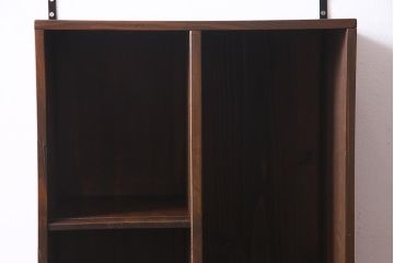 ラフジュ工房オリジナル　古材リメイク家具　ディスプレイが映えるレトロな壁掛け収納棚(ウォールシェルフ、ウォールラック、飾り棚)(R-037582)