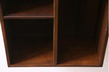 ラフジュ工房オリジナル　古材リメイク家具　ディスプレイが映えるレトロな壁掛け収納棚(ウォールシェルフ、ウォールラック、飾り棚)(R-037582)