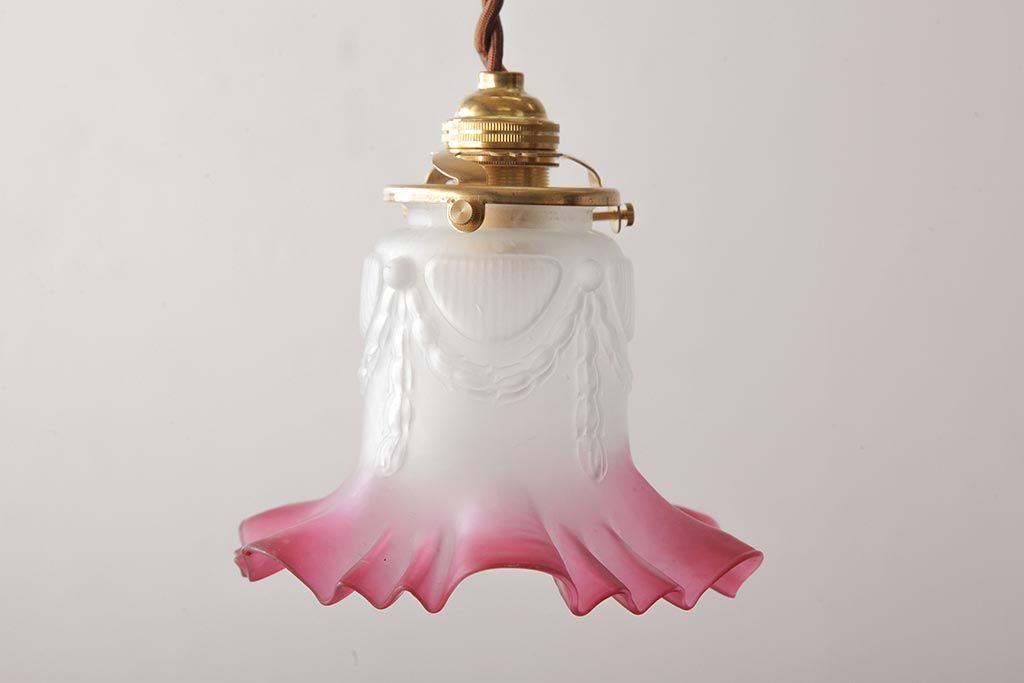 ビンテージ照明　フリルシェードがおしゃれなフランスヴィンテージのペンダントライト(天井照明)(R-037583)