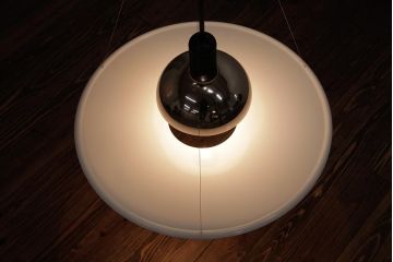 中古　イタリア　FLOS(フロス)　FRISBI(フリスビー)　シンプルモダンなペンダントライト(天井照明)(R-037586)