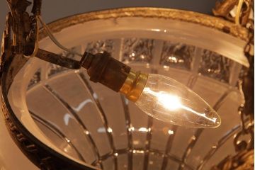 アンティーク照明　フランスアンティーク　青銅製　クラシカルで緻密なつくりのシャンデリア(4灯、天井照明、吊り下げ照明)(R-037587)