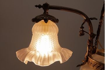 アンティーク照明　フランスアンティーク　青銅製　クラシカルで緻密なつくりのシャンデリア(4灯、天井照明、吊り下げ照明)(R-037587)