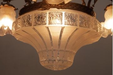 アンティーク照明　フランスアンティーク　青銅製　クラシカルで緻密なつくりのシャンデリア(4灯、天井照明、吊り下げ照明)(R-037587)