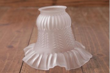 アンティーク照明　フランスアンティーク　青銅製　クラシカルで緻密なつくりのシャンデリア(4灯、天井照明、吊り下げ照明)(R-037587)