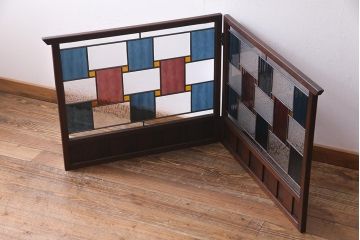 アンティーク建具　ラフジュ工房オリジナルステンドグラス　明治大正期　総ケヤキ材　色ガラス・結霜ガラス入り　レトロモダンなステンドグラスのリメイクパーテーション(衝立)(R-037593)