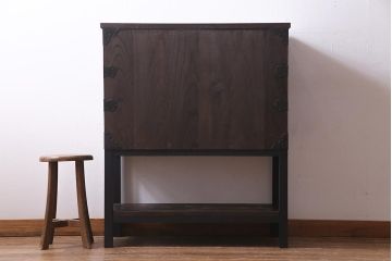 アンティーク家具　和製アンティーク　リメイク　総桐材　かくし付　金具が見事な脚付き時代箪笥(チェスト、タンス、桐箪笥、桐たんす)(R-037596)