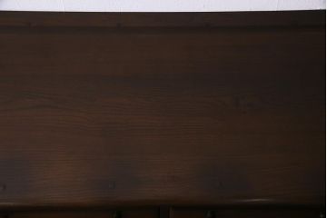 ヴィンテージ家具　イギリスビンテージ　ERCOL(アーコール)　エレガントな佇まいのサイドボード(キャビネット、収納)(R-037597)