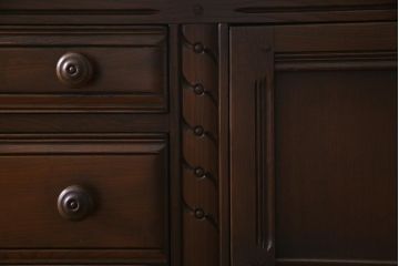 ヴィンテージ家具　イギリスビンテージ　ERCOL(アーコール)　エレガントな佇まいのサイドボード(キャビネット、収納)(R-037597)