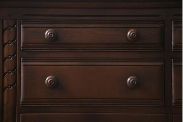 ヴィンテージ家具　イギリスビンテージ　ERCOL(アーコール)　エレガントな佇まいのサイドボード(キャビネット、収納)(R-037597)