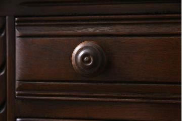 ヴィンテージ家具　イギリスビンテージ　ERCOL(アーコール)　エレガントな佇まいのサイドボード(キャビネット、収納)(R-037597)
