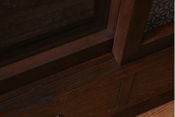 ラフジュ工房オリジナル　引き出し付き　両面引き戸　レトロモダンな戸棚(キャビネット、収納棚)(R-037598)