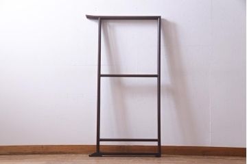 アンティーク雑貨　昭和中期　漆塗り　和モダンなインテリアにぴったりな衣桁(R-037599)