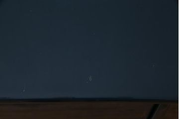 中古　国産工芸家具　漆塗り　中桐材　シックモダンな飾り棚(飾棚、収納棚)(R-037602)