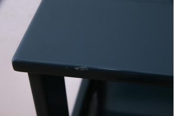 中古　国産工芸家具　漆塗り　中桐材　シックモダンな飾り棚(飾棚、収納棚)(R-037602)