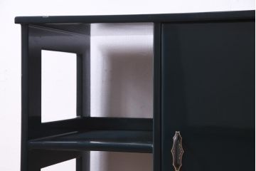 中古　国産工芸家具　漆塗り　中桐材　シックモダンな飾り棚(飾棚、収納棚)(R-037602)