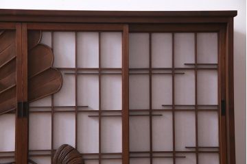 ラフジュ工房オリジナル　アンティーク建具リメイク　扇菊　こだわりの和空間づくりが叶う脚付きサイドボード(書院戸、組子、キャビネット)(R-037605)
