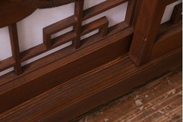 ラフジュ工房オリジナル　アンティーク建具リメイク　扇菊　こだわりの和空間づくりが叶う脚付きサイドボード(書院戸、組子、キャビネット)(R-037605)