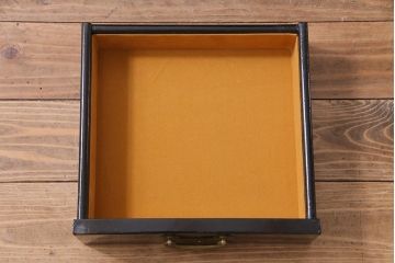 中古　山水図　和の空間を高める漆塗り風の茶棚(飾り棚)(R-037608)