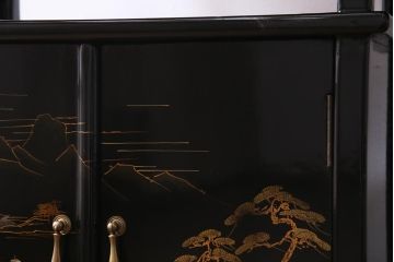 中古　山水図　和の空間を高める漆塗り風の茶棚(飾り棚)(R-037608)