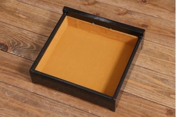 中古　山水図　和の空間を高める漆塗り風の茶棚(飾り棚)(R-037608)