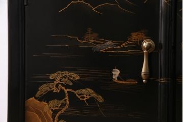 中古　山水図　和の空間を高める漆塗り風の茶棚(飾り棚)(R-037608)