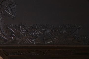 中古　ビンテージ家具　伝統工芸　軽井沢彫り　牡丹の図　上品な和の雰囲気漂う小振りなチェスト(引き出し)(R-037609)